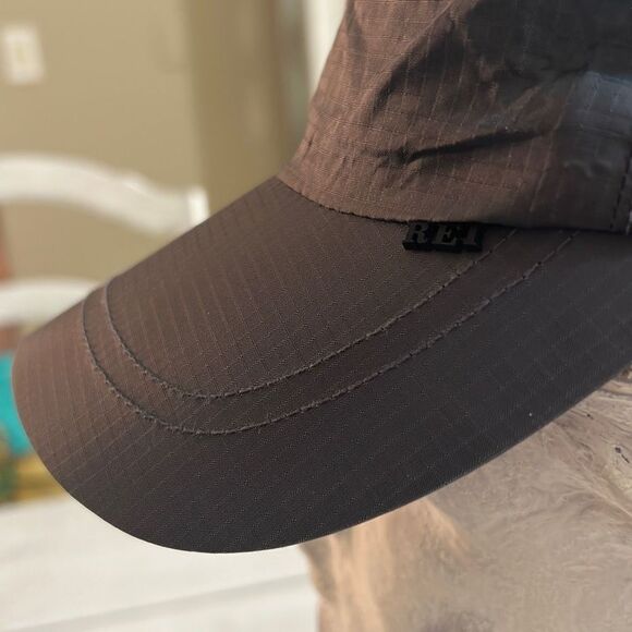 REI Fleece Lined Hat - Picture 4 of 7